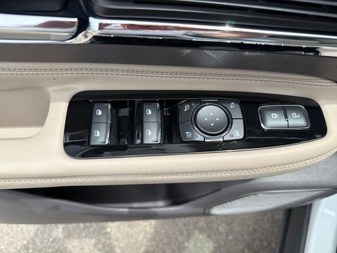 Used 2022 Lincoln Corsair AWD w/ Premium Package image 18