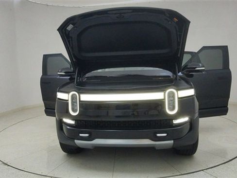 Used 2023 Rivian R1T Adventure image 73