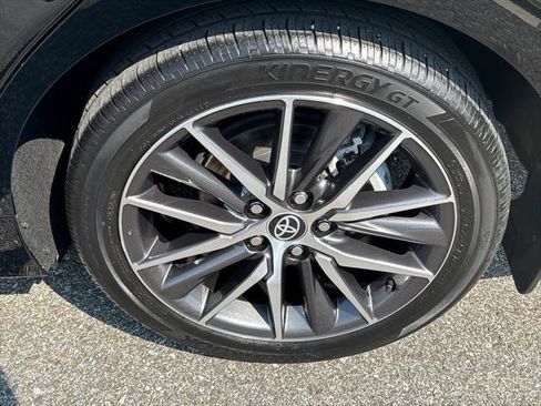 Used 2022 Toyota Camry XLE w/ Cold Weather Package FWD image 7
