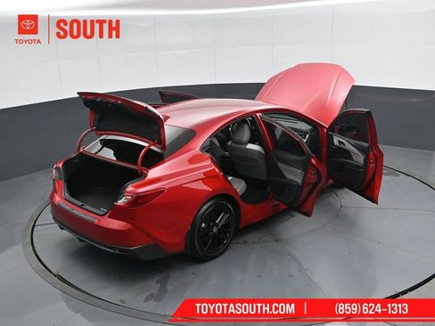 Used 2025 Toyota Camry SE image 55