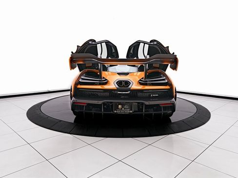 Used 2019 McLaren Senna image 15