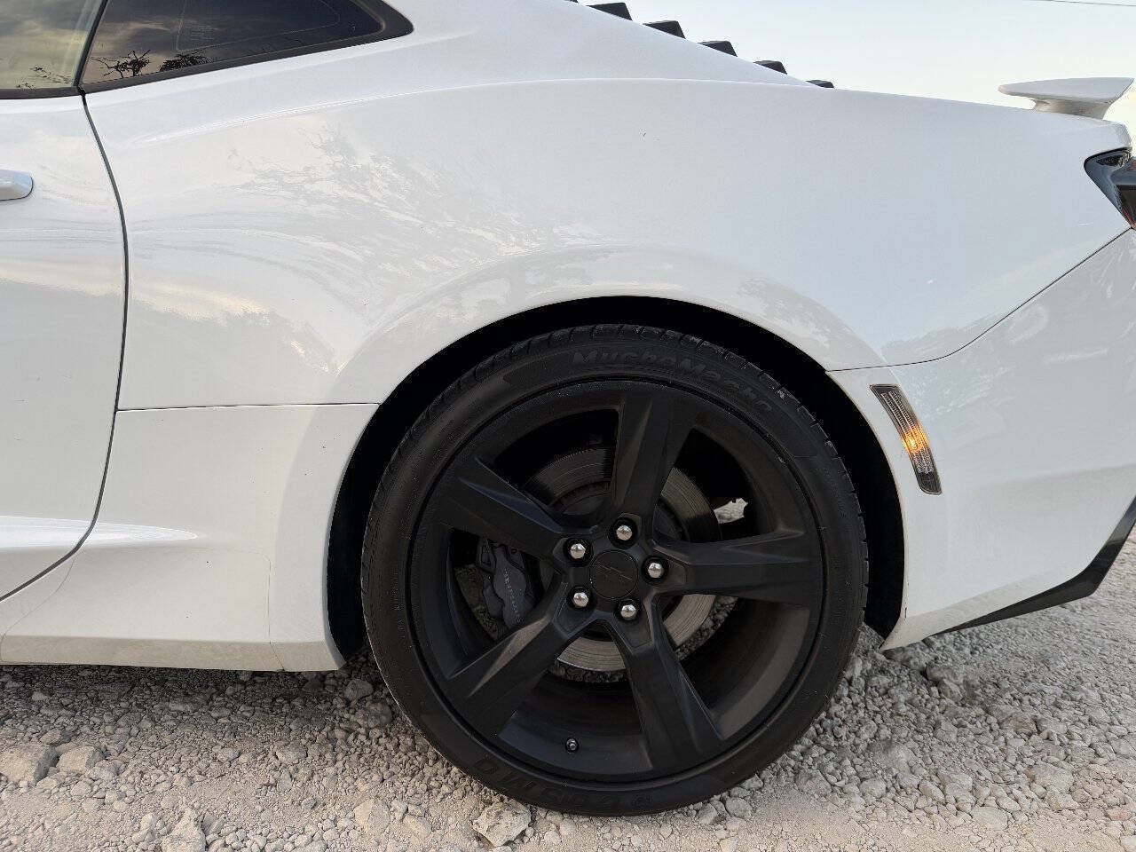 Used 2018 Chevrolet Camaro SS RWD image 8