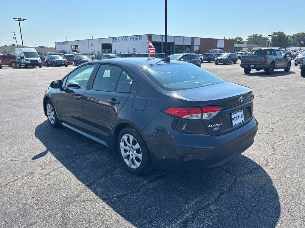 Used 2026 Toyota Corolla LE FWD image 7