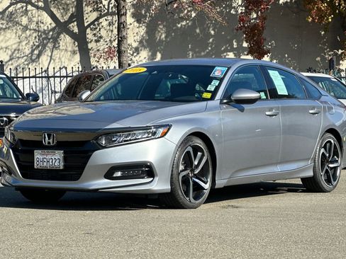 Used 2018 Honda Accord Sport image 9