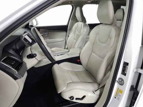 Certified 2023 Volvo XC90 B6 Ultimate w/ Protection Package Premier image 17