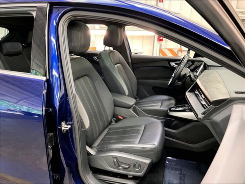 Used 2023 Audi Q4 e-tron Premium Plus w/ Premium Plus RWD image 9