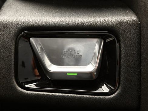 Used 2025 GMC Yukon XL Denali image 22