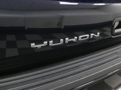 Used 2022 GMC Yukon Denali w/ Denali Premium Package AWD/4WD image 12