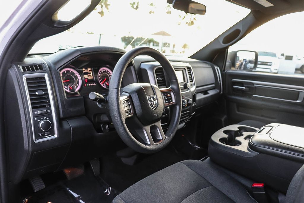 Used 2024 RAM 1500 Warlock RWD image 22