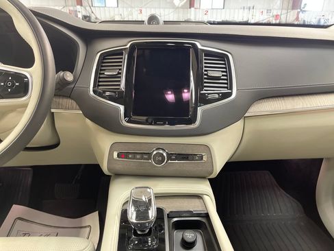 Certified 2024 Volvo XC90 T8 Ultimate AWD/4WD image 19