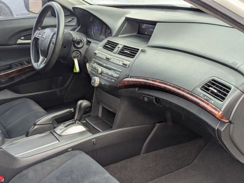 Used 2010 Honda Crosstour EX image 27