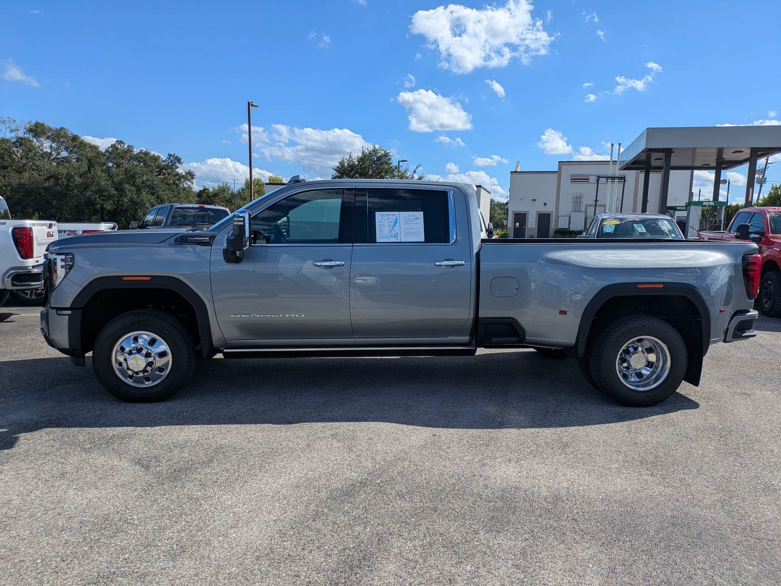 Used 2026 GMC Sierra 3500 Denali Ultimate AWD/4WD image 7