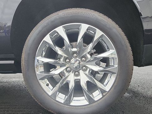 New 2024 Chevrolet Suburban High Country image 9
