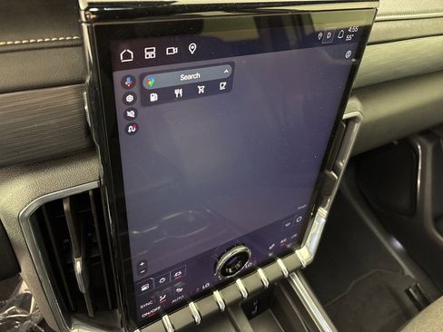 Used 2025 GMC Acadia Elevation image 29