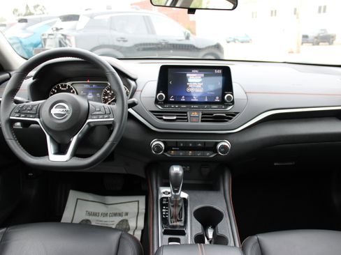 Certified 2022 Nissan Altima 2.5 SR image 14