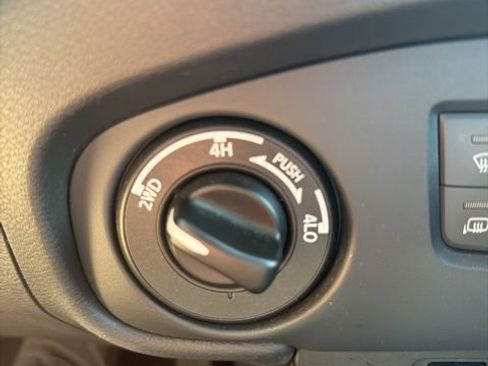 Used 2023 Nissan Frontier SV w/ SV Convenience Package image 18