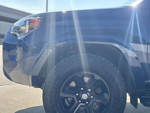 Used 2019 Toyota 4Runner SR5 Premium AWD/4WD image 5