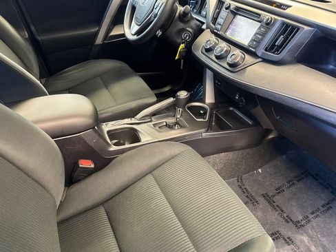 Certified 2017 Toyota RAV4 LE w/ Carpet Mat Package FWD image 21