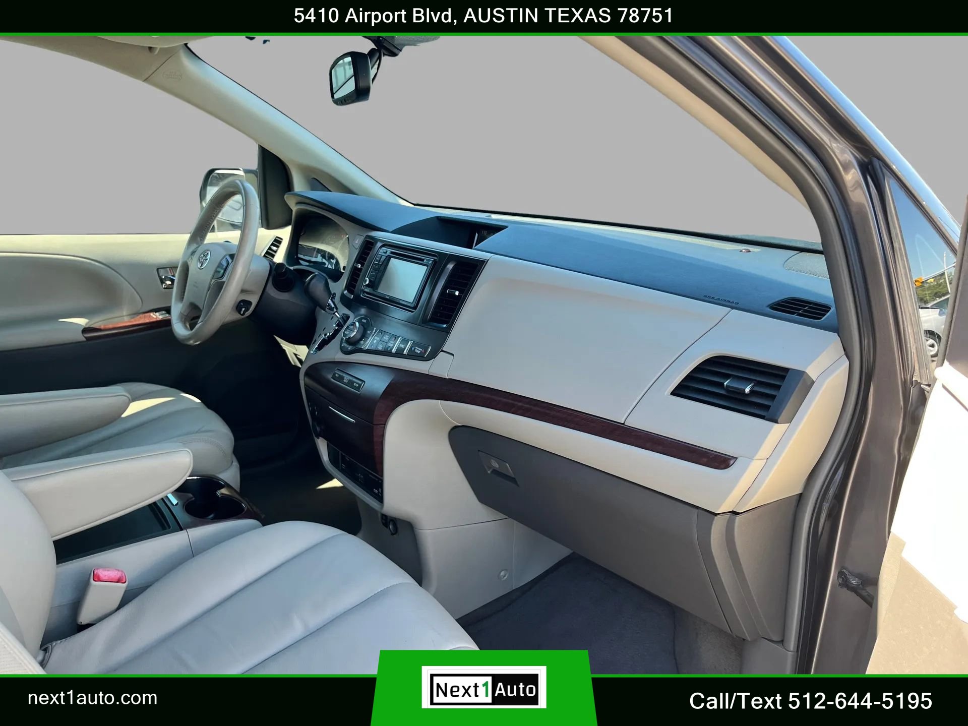Used 2014 Toyota Sienna XLE w/ Entertainment Package FWD image 29