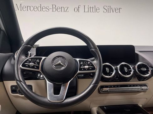 Used 2023 Mercedes-Benz GLA 250 4MATIC image 31