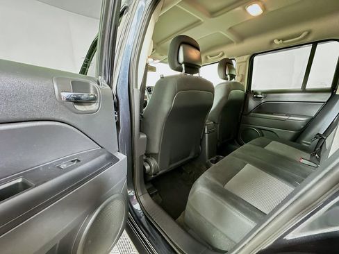 Used 2014 Jeep Patriot Latitude AWD/4WD image 17