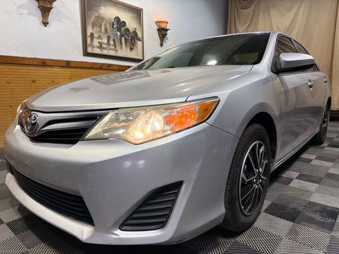 Used 2012 Toyota Camry LE FWD image 5