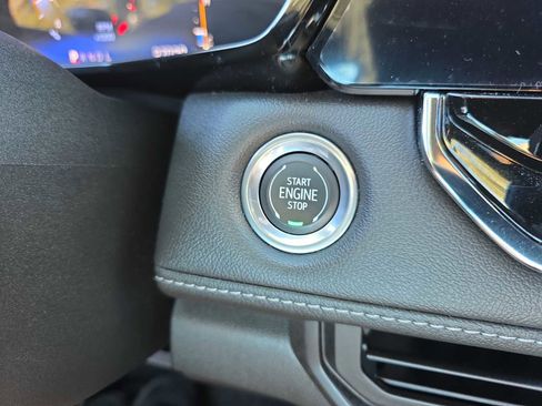 Used 2023 Chevrolet Colorado LT w/ LT Convenience Package image 24