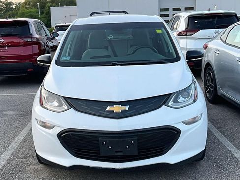 Used 2017 Chevrolet Bolt LT FWD image 2