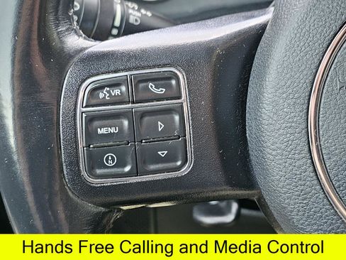 Used 2016 Jeep Wrangler Unlimited Rubicon w/ Connectivity Group image 11