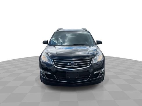 Used 2017 Chevrolet Traverse LT FWD image 3