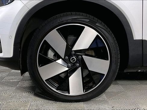 Used 2023 Volvo XC40 Recharge Ultimate w/ Protection Package Premier AWD/4WD image 8