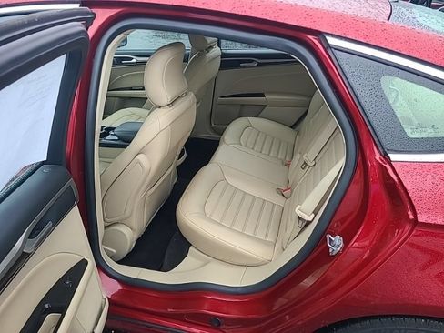 Used 2015 Ford Fusion SE w/ Equipment Group 202A FWD image 12