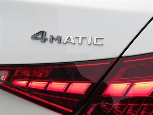 Used 2025 Mercedes-Benz C 300 4MATIC Sedan image 30