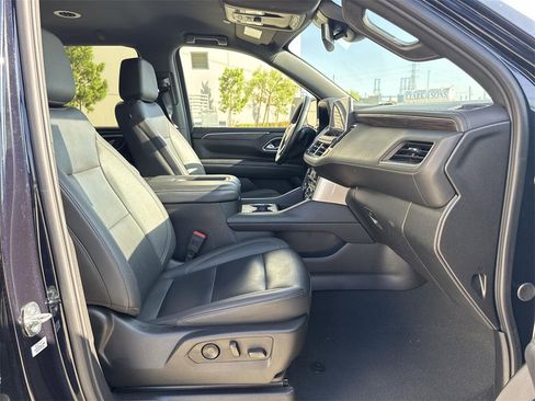 Used 2024 Chevrolet Suburban LT image 26