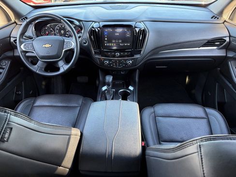 Certified 2023 Chevrolet Traverse High Country FWD image 16