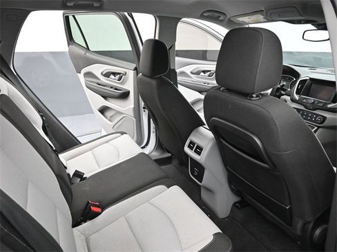 Used 2024 GMC Terrain SLE image 20