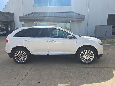 Used 2012 Lincoln MKX FWD image 5