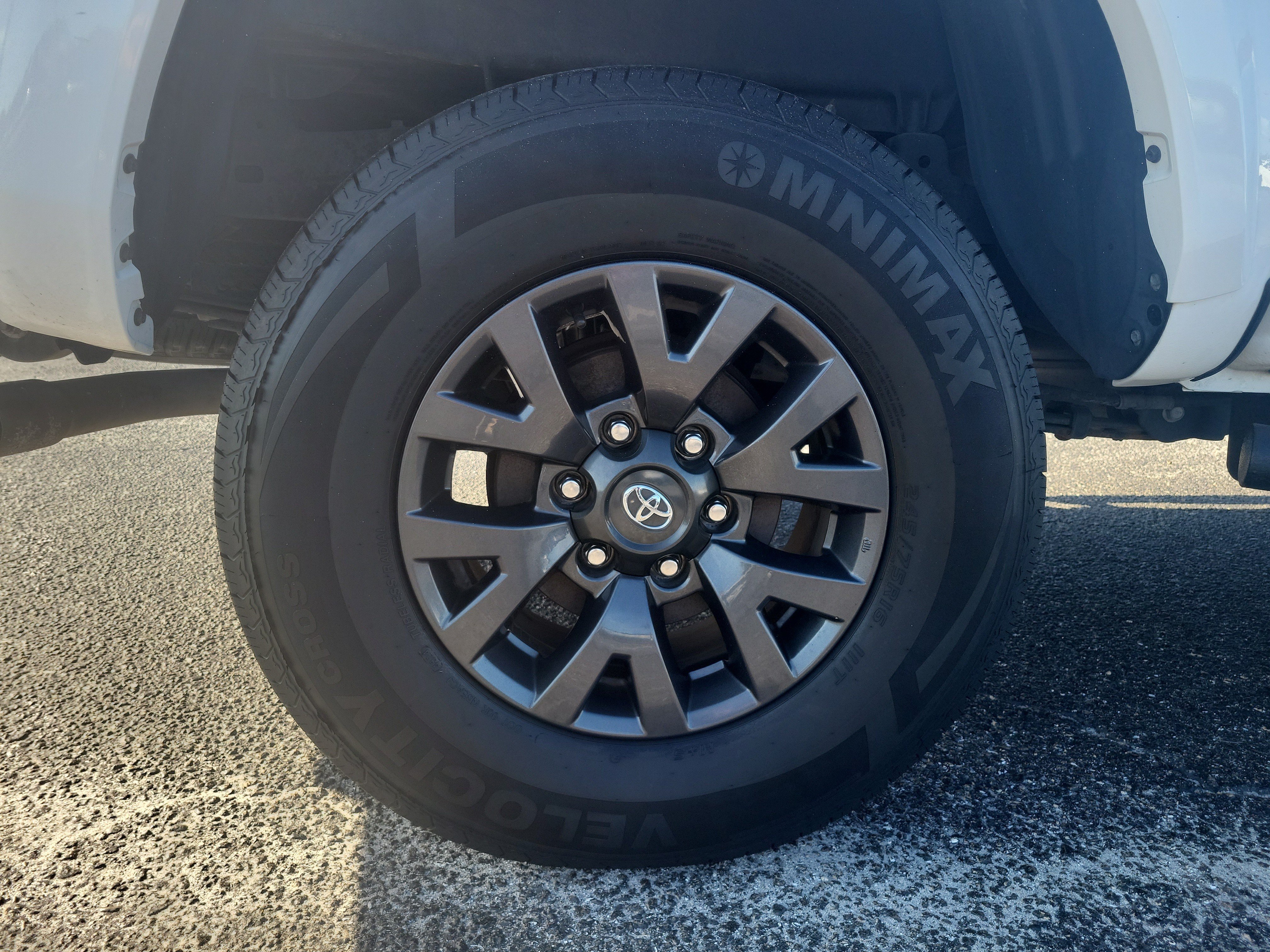 Used 2021 Toyota Tacoma SR5 RWD image 7