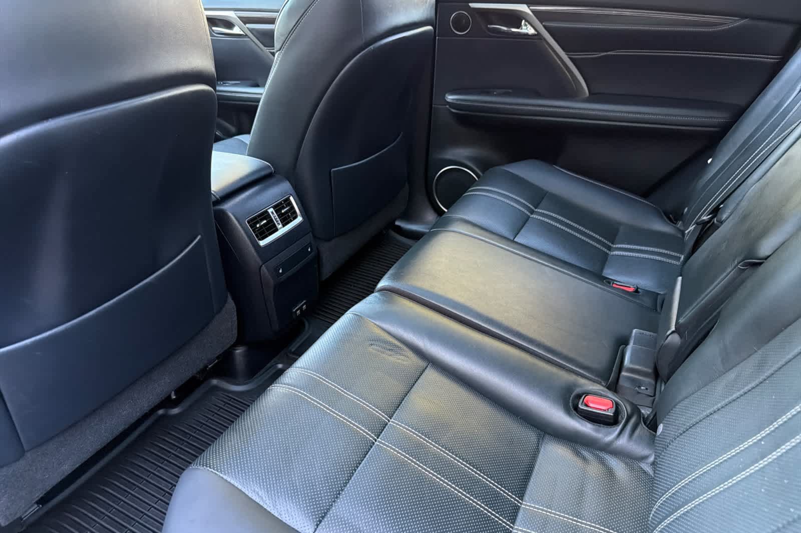 Used 2022 Lexus RX 450h AWD w/ Luxury Package image 4