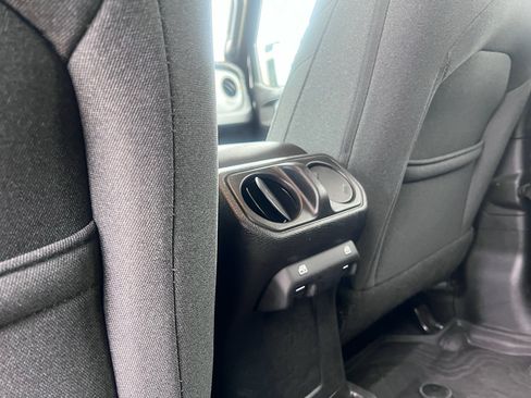 Used 2025 Jeep Wrangler Willys image 21