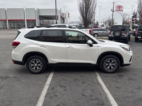 Used 2019 Subaru Forester Premium image 5