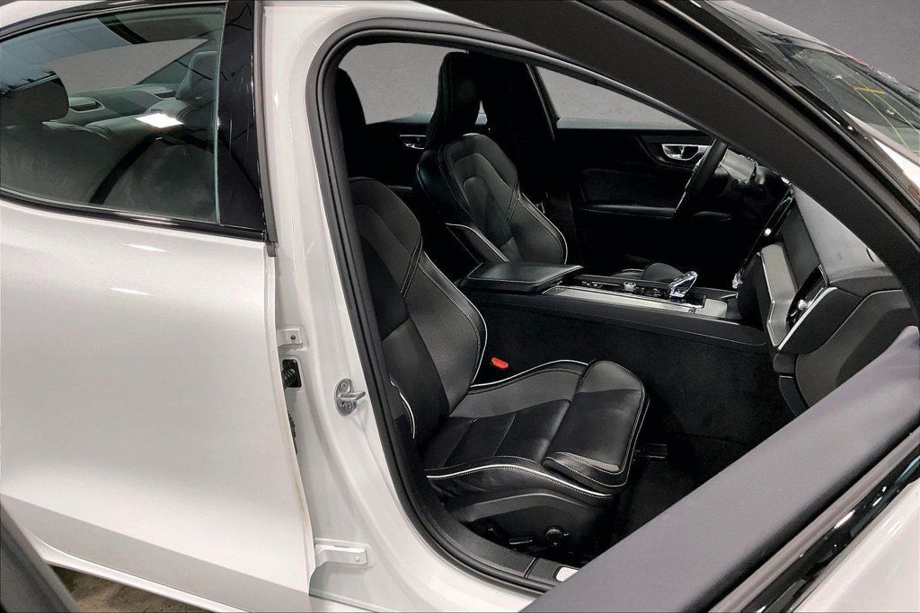 Certified 2024 Volvo S60 B5 Plus w/ Climate Package AWD/4WD image 30