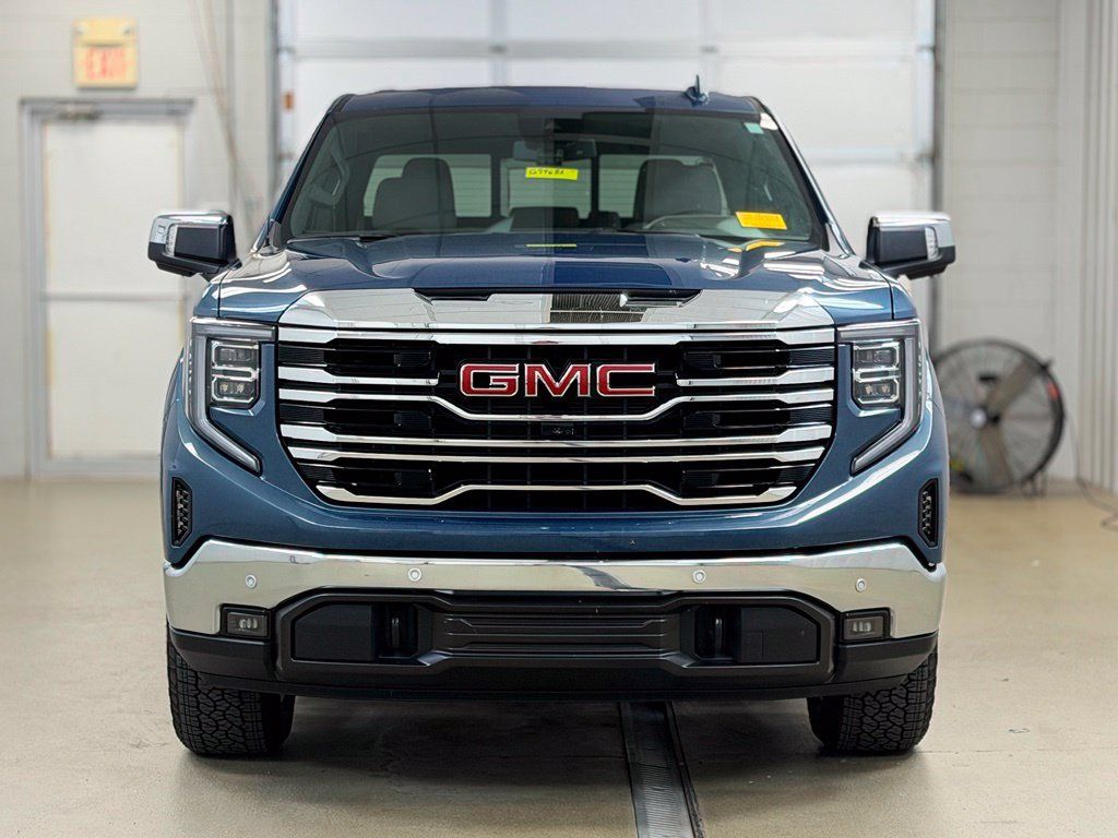 Used 2024 GMC Sierra 1500 SLT w/ SLT Premium Plus Package AWD/4WD image 2