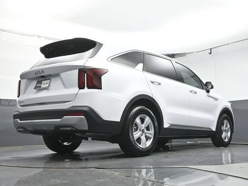 Used 2026 Kia Sorento LX FWD image 36