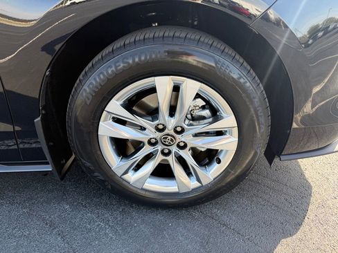 New 2026 Toyota Sienna XLE image 8