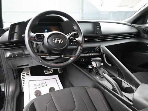 Used 2025 Hyundai Elantra Sport image 22