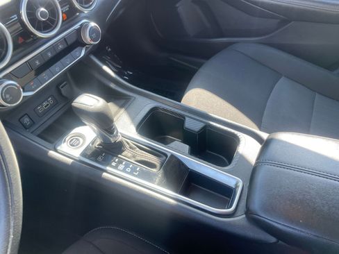 Used 2025 Nissan Sentra SV image 41