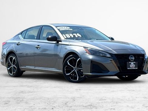 Certified 2024 Nissan Altima 2.5 SR FWD image 2