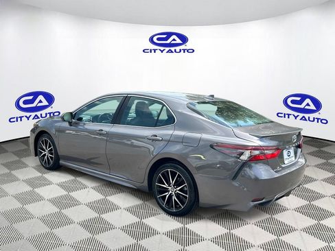 Used 2023 Toyota Camry SE FWD image 5