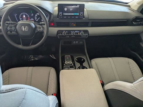 Certified 2023 Honda Pilot LX image 17